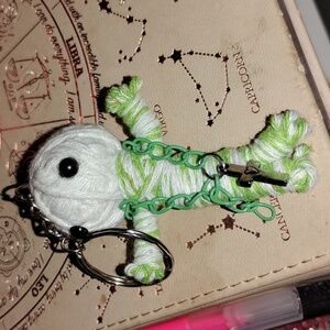 Green and White Yarn Spooky Doll Keychain